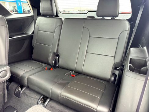 Used 2023 Chevrolet Traverse Premier w/ Redline Edition image 18