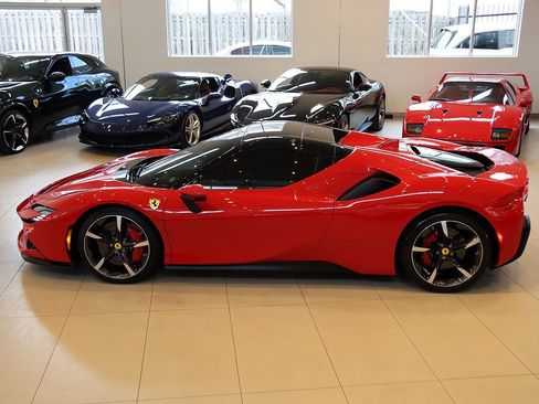 Certified 2022 Ferrari SF90 Spider image 3