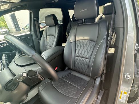 Used 2023 Buick Enclave Avenir w/ Avenir Technology Package AWD/4WD image 17