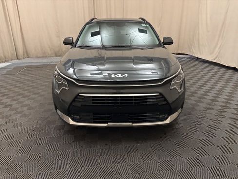 Certified 2024 Kia Niro EX Touring image 2