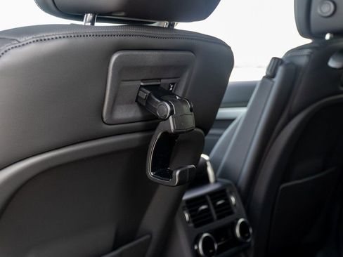 Used 2025 Land Rover Discovery Dynamic SE image 27