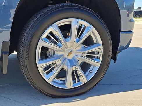 Used 2024 Chevrolet Silverado 1500 High Country w/ High Country Premium Package image 24
