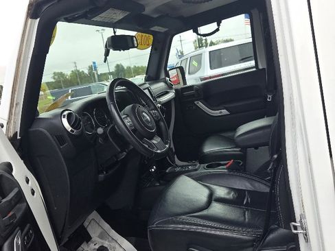 Used 2013 Jeep Wrangler Unlimited Sahara w/ Mopar Chrome Edition Group image 9