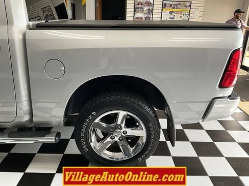 Used 2016 RAM 1500 Express AWD/4WD image 9