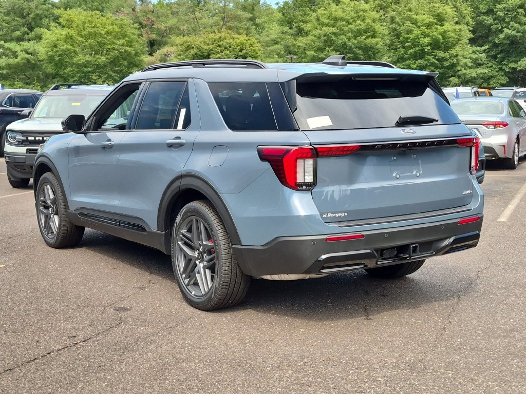 New 2026 Ford Explorer ST-Line w/ ST-Line Street Pack AWD/4WD image 7