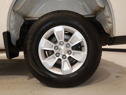 Used 2020 Chevrolet Silverado 1500 Custom w/ Custom Value Package image 19