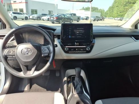 Used 2026 Toyota Corolla LE FWD image 9
