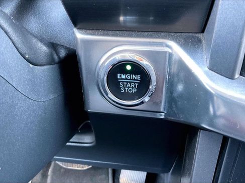 Used 2023 Ford F150 Lariat RWD image 28