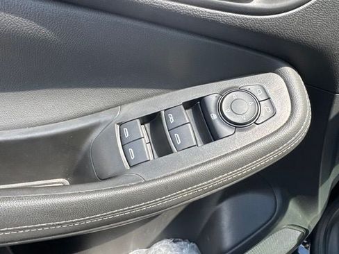 Used 2024 Buick Encore GX Preferred w/ Comfort Package AWD/4WD image 9