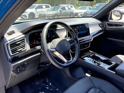 Certified 2025 Volkswagen Atlas Cross Sport SE FWD image 14