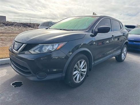 Used 2019 Nissan Rogue Sport S w/ Appearance Package image 3