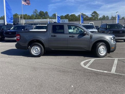 New 2025 Ford Maverick XL image 2
