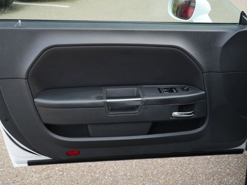 Used 2014 Dodge Challenger SXT w/ Super Sport Group (SS/T) image 13