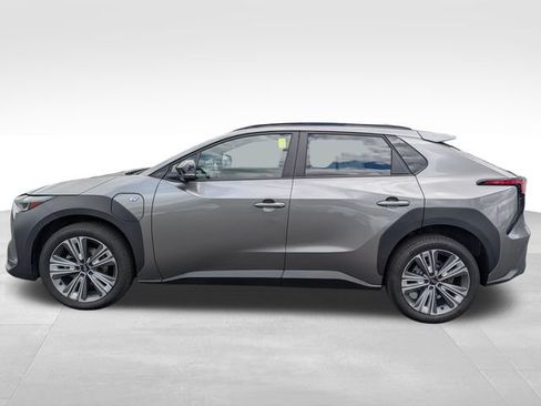 Used 2023 Subaru Solterra AWD image 4