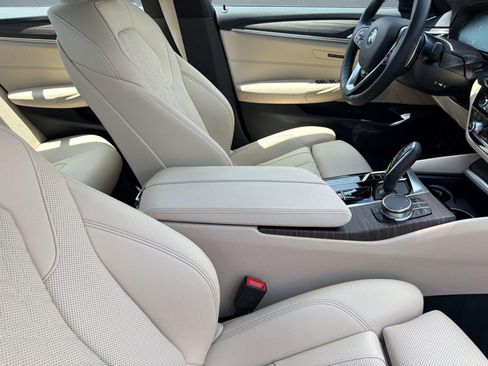 Used 2023 BMW 530i w/ Convenience Package RWD image 25