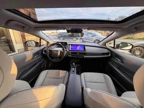 Used 2023 Toyota Prius XLE FWD image 50