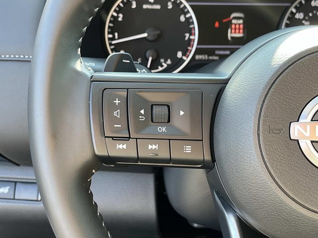Used 2025 Nissan Pathfinder SV FWD image 30
