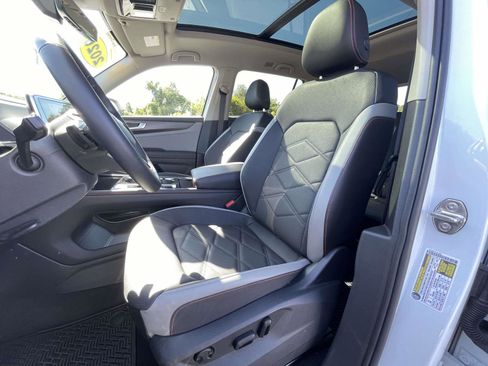 Certified 2026 Volkswagen Atlas Peak Edition AWD/4WD image 18