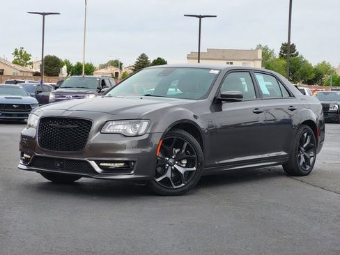 Used 2021 Chrysler 300 Touring L RWD image 1