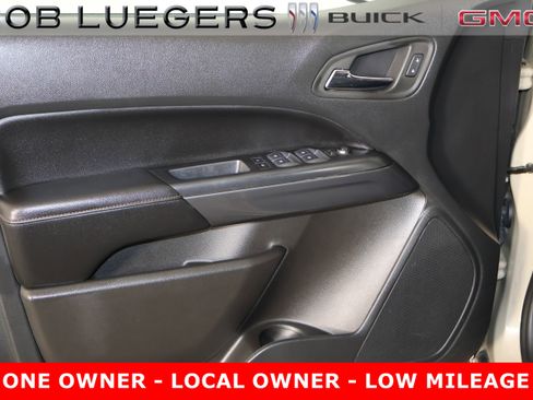 Certified 2022 GMC Canyon AT4 w/ Trailering Package image 9