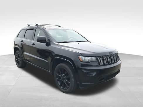 Used 2018 Jeep Grand Cherokee Laredo AWD/4WD image 6