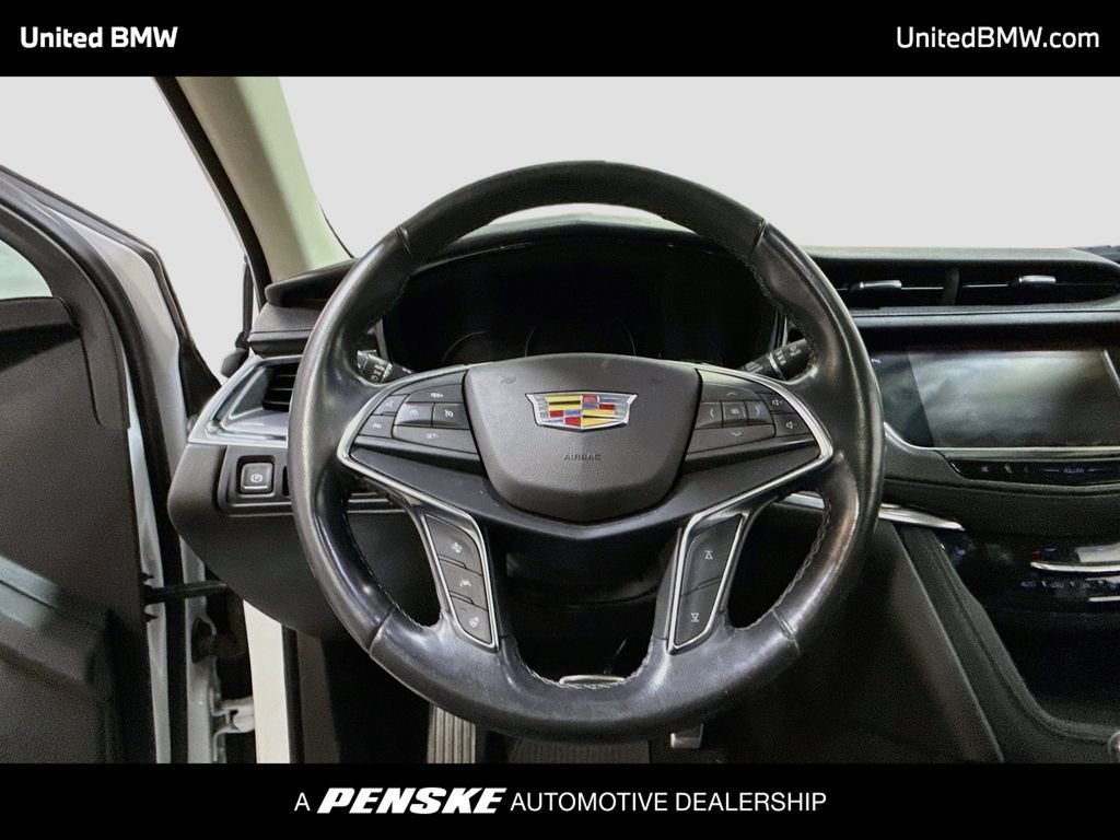 Used 2019 Cadillac XT5 Luxury w/ LPO, Black Ice Package FWD image 13