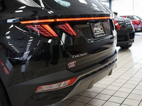 Used 2022 Hyundai Tucson Limited image 16