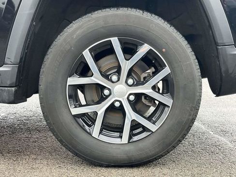 Used 2023 Jeep Grand Cherokee L Limited image 11