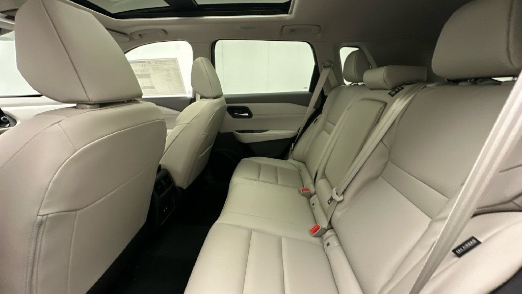New 2026 Nissan Rogue Dark Armor AWD/4WD image 10