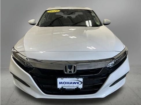 Used 2019 Honda Accord LX image 9