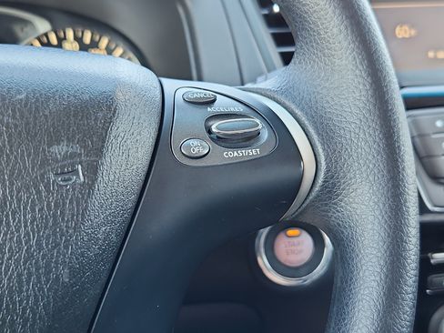 Used 2019 Nissan Pathfinder S AWD/4WD image 22