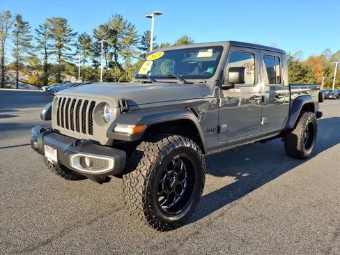 Used 2023 Jeep Gladiator Sport image 11