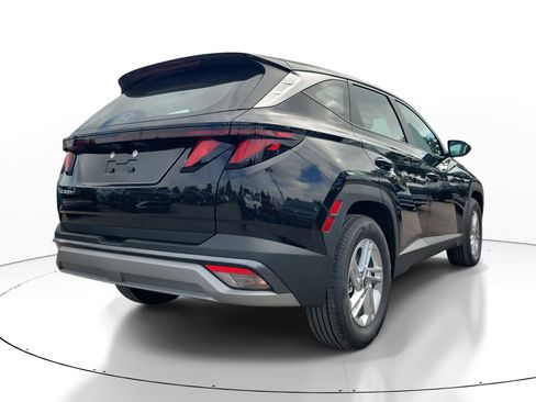 New 2026 Hyundai Tucson SE image 3