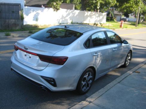Used 2019 Kia Forte LXS FWD image 5