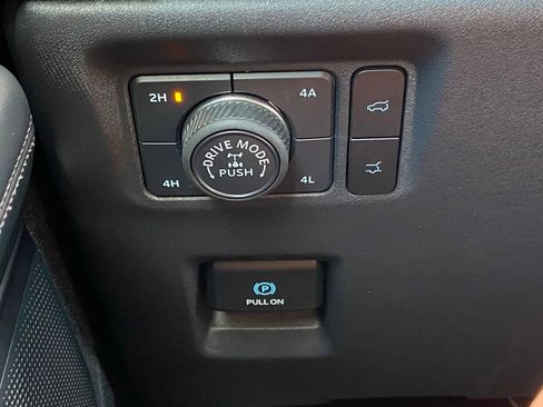 Used 2025 Ford Expedition Tremor AWD/4WD image 10