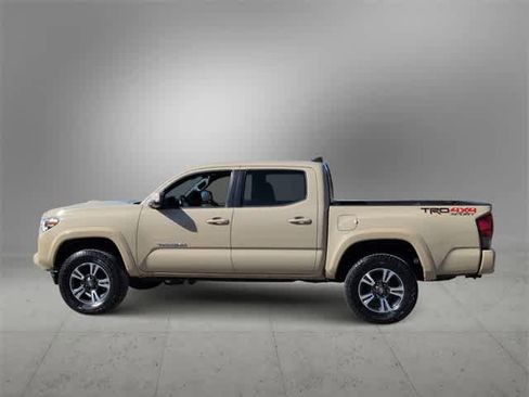 Used 2019 Toyota Tacoma TRD Sport image 5