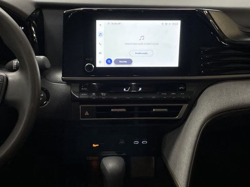 Used 2025 Toyota Camry LE w/ Convenience Package FWD image 31