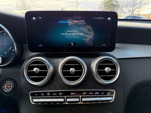 Used 2021 Mercedes-Benz GLC 300 4MATIC image 35