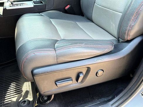 Used 2019 Toyota Tundra SR5 w/ SR5 Upgrade Package AWD/4WD image 13