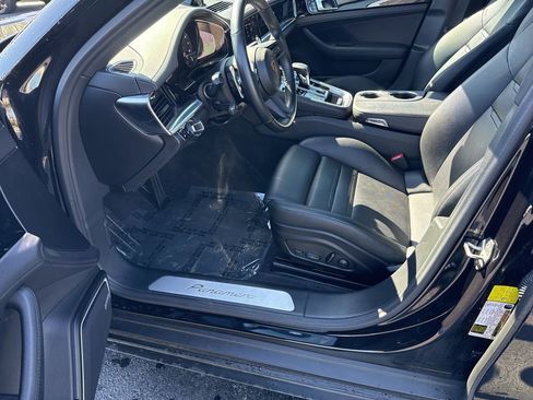 Used 2021 Porsche Panamera image 11