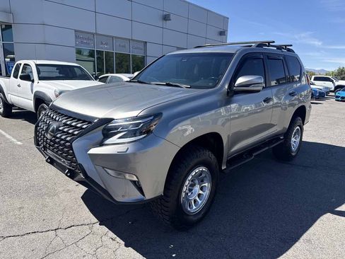 Used 2020 Lexus GX 460 Luxury w/ Luxury Sport Package AWD/4WD image 2