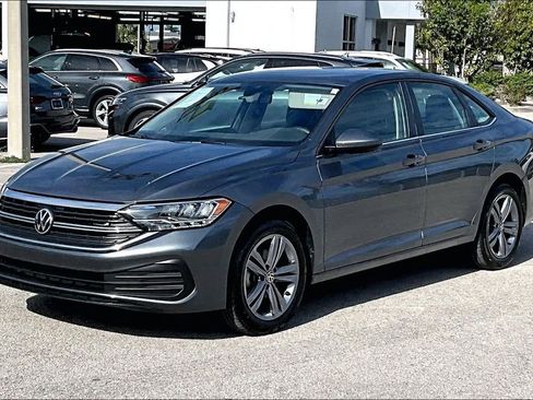 Certified 2023 Volkswagen Jetta SE FWD image 9