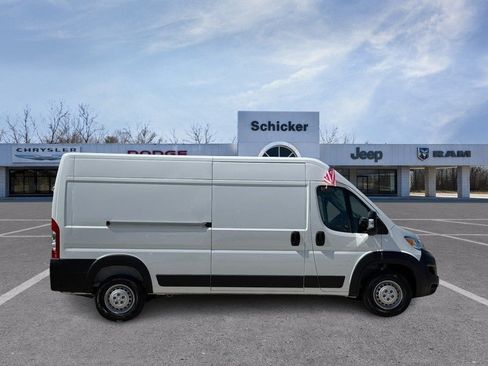 Used 2025 RAM ProMaster 2500 w/ Convenience Group FWD image 2