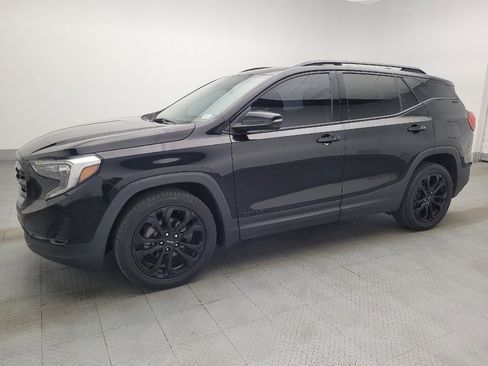 Used 2021 GMC Terrain SLE w/ Elevation Edition FWD image 2
