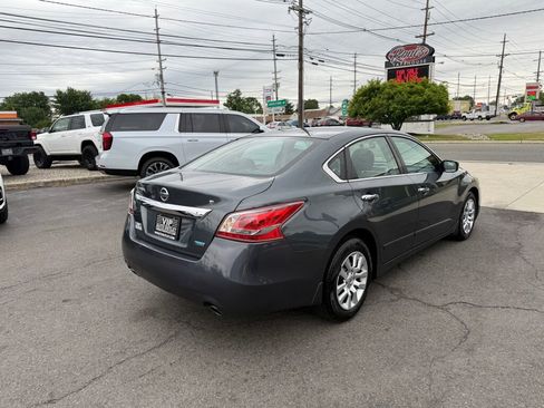 Used 2013 Nissan Altima 2.5 S FWD image 7