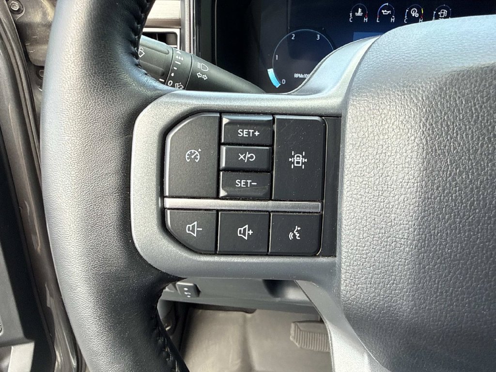 Used 2024 Ford F350 Lariat w/ Tremor Off-Road Package AWD/4WD image 31