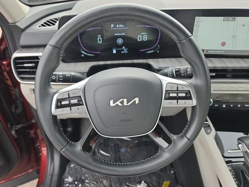 Certified 2024 Kia Telluride EX w/ EX Captain's Chair Package FWD image 30