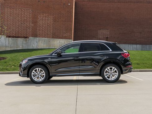 Used 2023 Audi Q3 2.0T Premium Plus w/ Premium Plus Package AWD/4WD image 6