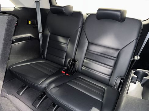 Used 2017 Kia Sorento EX image 25