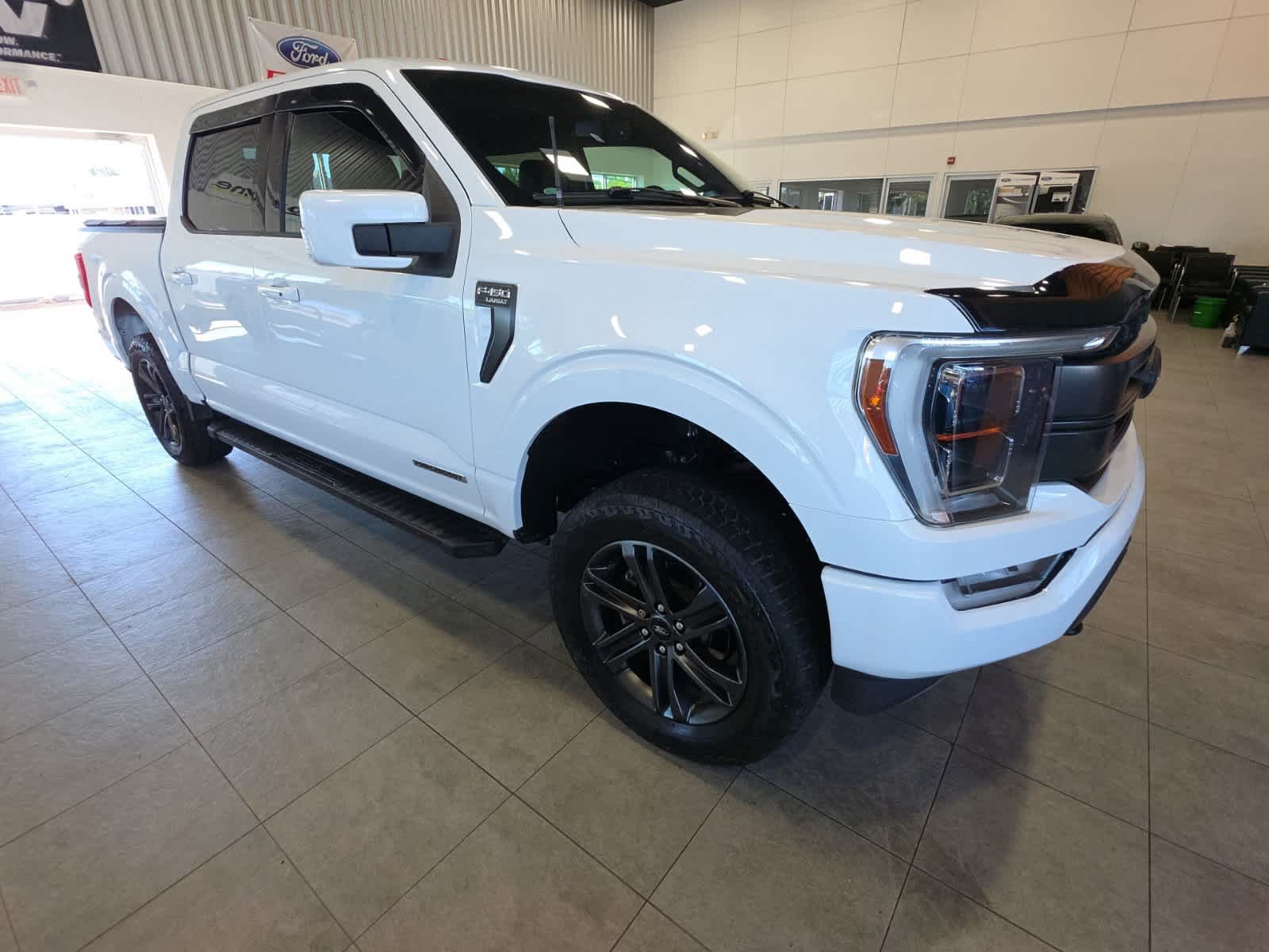 Used 2021 Ford F150 Lariat w/ Equipment Group 502A High AWD/4WD image 4